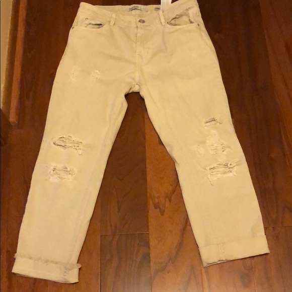 Zara | Jeans | Cream Ripped Jeans 